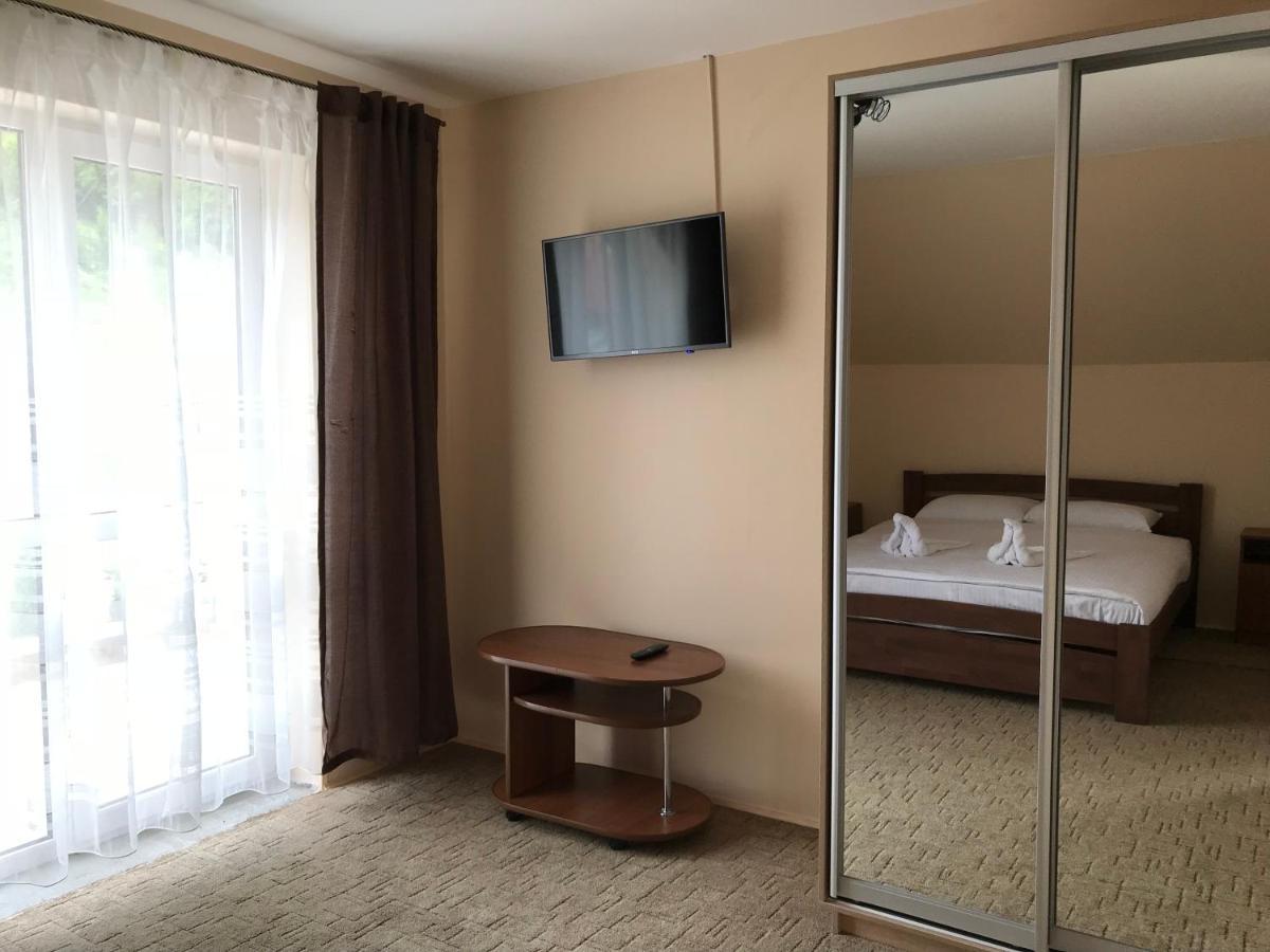 Sun Hotel Mizhhirya  Dış mekan fotoğraf